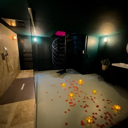 Mieuxqualhotel jacuzzi privatif Le carré Bordeaux Extérieur photo